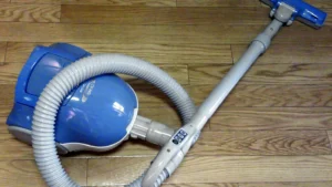 Aspirateur filaire de type traîneau