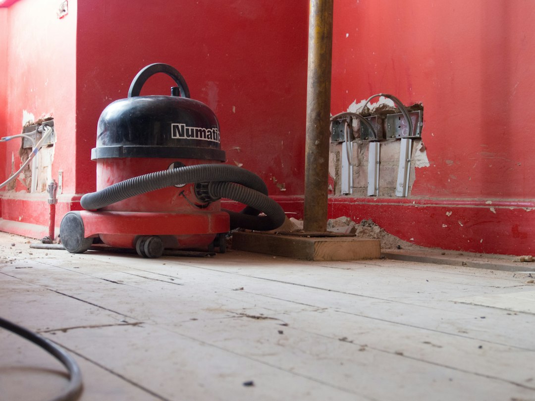 Aspirateur en cours d’entretien, illustration
